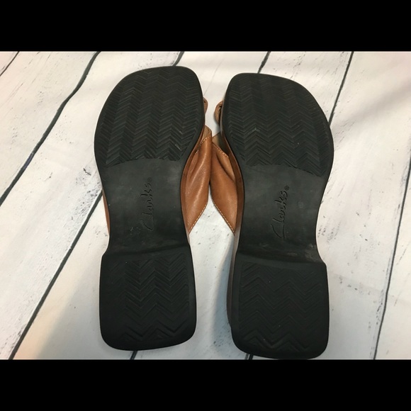 ✨ FEATURED DEAL ✨ Clark’s Brown Leather Sandals - Picture 5 of 5